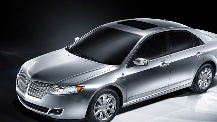 2010 Lincoln MKZ In Shine Silver Side